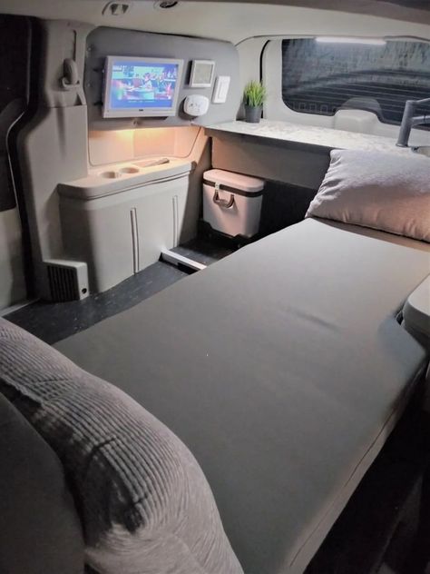 Mini Van Conversion, Conversion Camper Van, Poor To Rich, Caravan Conversion, Minivan Camper, Minivan Camper Conversion, Suv Camper, Stealth Camping, Car Tent Camping