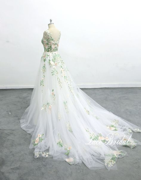 Forest Fairy Wedding Dress, Forest Fairy Wedding, Wedding Dress Green, Wedding Cathedral, Forest Wedding Dress, Nature Wedding Dress, Cathedral Wedding Dress, Wedding Dress Romantic, Reception Outfits