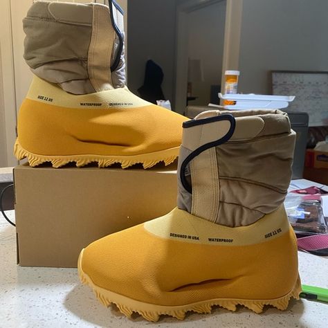 New Yeezy insulated boot knit runner sulfur Yeezy Knit Runner Boot, Yeezy Knit Runner, Knit Runner, Yeezy Boots, Insulated Boots, Twenty Four, The Twenties, Brand New, Boots