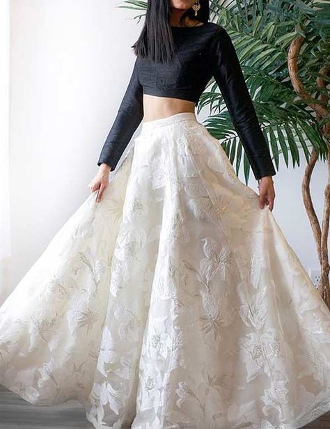 6 Hacks To Look Good In A Lehenga 6 Hacks To Look Good In A Lehenga Crop Top And Skirt Indian, Skirt And Crop Top Indian, Crop Top Indian, Floral Skirt Outfits, Long Skirt And Top, Lehenga Crop Top, Skirt And Crop Top, White Lehenga, Simple Lehenga