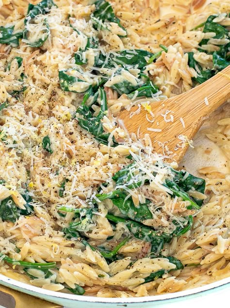 Lemon Spinach Orzo - Chef Savvy Lemon Spinach Orzo, Gnocchi Chicken Pot Pie, Spinach Orzo Pasta, Spinach Shrimp Pasta, One Pot Gnocchi, Pasta With Veggies, Orzo Spinach, Lemon Spinach, Spinach Orzo