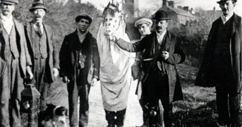 Solstice Traditions, History Of Wales, Welsh History, Mari Lwyd, Welsh Christmas, Welsh Ancestry, Winter Solstice Traditions, Learn Welsh, Horse Skull