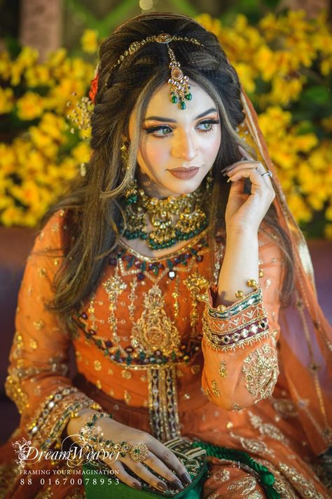 Red Bride, Stylish Picture, Pakistani Bridal Hairstyles, Pakistani Bridal Makeup, Bridal Makeup Images, Bridal Hair Buns, Bridal Dresses Pakistan, Bridal Jewellery Design, Pakistani Fancy Dresses