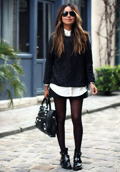 Como combinar meia-calça com o sapato no look Ankle Boots Skirt, Shorts Styling, How To Wear Ankle Boots, Rok Mini, Walking Down The Street, Looks Black, Mode Inspo, 가을 패션, Fashion Mode