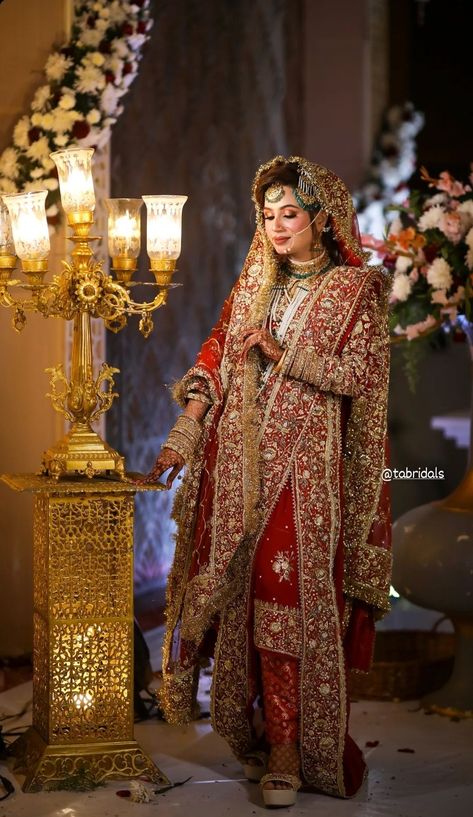 Hyderabadi Bridal Dress, Bhopali Style Dress, Khadadupatta Hyderabad, Latest Khada Dupatta Designs, Bhopali Dresses, Khara Dupatta Hyderabadi, Khada Duppata Hyderabadi, Bridal Khada Dupatta, Bhopali Dress