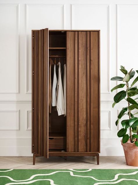 Wardrobe And Chest Of Drawers Bedroom, Linen Cupboard Doors, Curved Wardrobe, Chinese Wardrobe, Hotel Wardrobe, Apartment Corridor, Walnut Wardrobe, Wardrobe Images, Ugly House