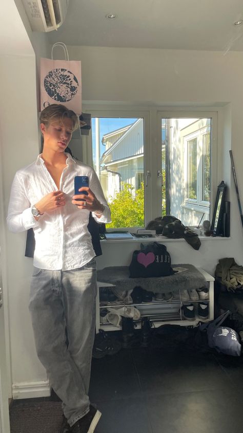 stockholmsstil, grabb, kille, stockholm, göteborg, swedish boy, stockholmsstilen, old money boy, old money, boys Boys Style Aesthetic, Old Money Boys, Old Money Boy, Old Money Style Men, Swedish Men, Mens Aesthetic, Stockholm Stil, Fit Pics, French Boys