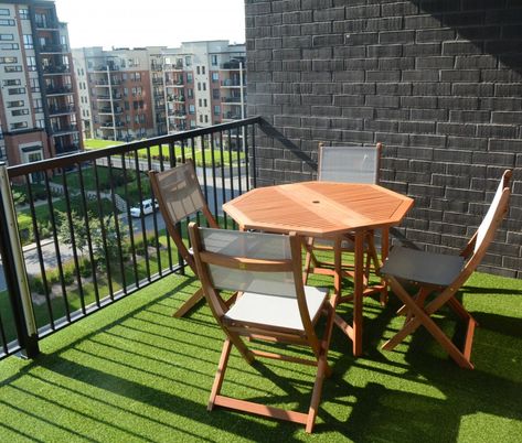 Artificial Grass Ideas, Artificial Grass Balcony, Laying Artificial Grass, Best Artificial Grass, Artificial Grass Carpet, Fake Turf, Condo Balcony, Grass Rug, Grass Carpet