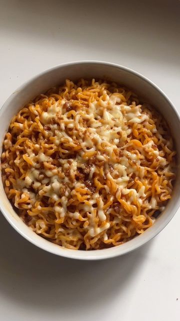 Soyoung🇦🇺 on Instagram: "Brown Sugar BS Ramen Combo👇🤤💘 Guys 🫶🏻haven’t tried this yet? Sooo delicious you gotta try it ASAP🥹🤤🙃 >>Ingredients : 1 buldak instant noodles, can buy Asian supermarket 1 shin ramyun, = 1 tbsp peanut butter 4 tbsp noodle water Mozzarella cheese 1/2 tbsp brown sugar Oil 📌📌📌Cheese & sugar on top of the noodles in microwaves for 2 minutes • • • • #reels #ramen #buldakramen #koreanfood #koreanramen #easyrecipes #recipes" Buldak Ramen Recipe, Top Ramen Noodles, Shin Ramyun, Asian Supermarket, Yummy Noodles, Top Ramen, Ramen Recipes, Food Babe, Yummy Comfort Food