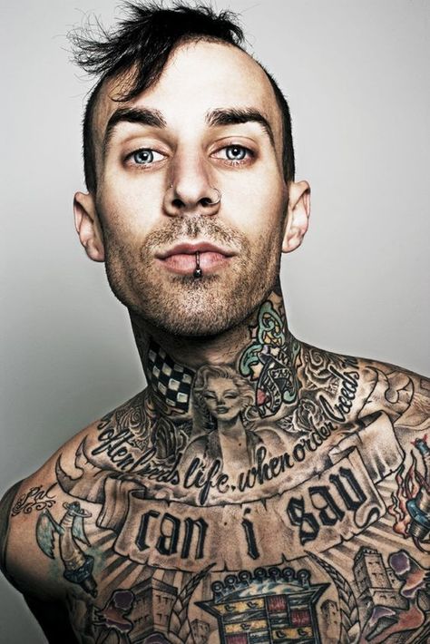 Travis Barker Chest Tattoo Bible Verse, Travis Barker Tattoos, Pen Portraits, Sexiest Tattoos, Best Neck Tattoos, Bible Verse Tattoos, Cool Chest Tattoos, Neck Tattoo For Guys, Desain Editorial