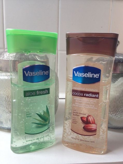 I love treating my skin with Vaseline’s vitalizing body gel oil! It leaves my skin so smooth and hydrated. Its smells amazing! The Aloe Fresh one is my favorite. Aloe Vera Gel and Pure Cocoa Butter has so many benefits. Not only will your skin feel amazing , it will look amazing as well. I definitely recommend these products. Dry Skin Causes, Pure Cocoa Butter, Shower Skin Care, Body Gel, Best Moisturizer, Body Care Routine, Body Skin Care Routine, Healthy Skin Care, Beauty Skin Care Routine