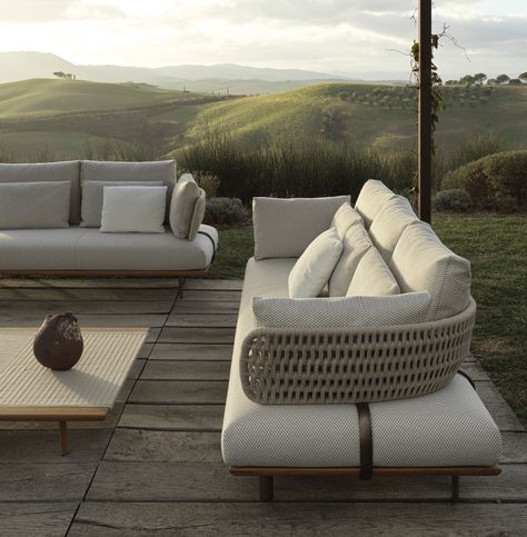 A visionary design for outdoor seating, Sway is a modular sofa system by the renowned Yabu Pushelberg. Drawing inspiration from a deep love for nature and an expert command of design, the Sway sofa redefines outdoor spaces with its versatility and fluid forms.