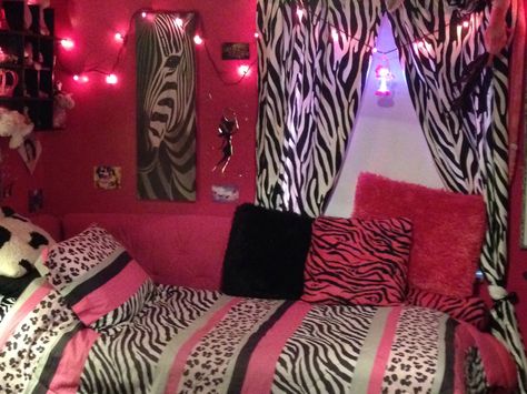 Hot pink and Zebra room ! Tumblr, Mcbling Dorm, Early 2000s Decor, Early 2000s Bedroom Aesthetic, Early 2000s Room Decor, Early 2000s Room Aesthetic, Early 2000s Bedroom, Pink Zebra Rooms, Early 2000s Room