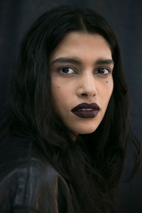 Matte deep burgundy. Pooja Mor, Deep Red Lips, Lip Pencil Colors, Burgundy Lips, Dark Lipstick, The Blonde Salad, Black Lips, 2016 Trends, Dark Lips