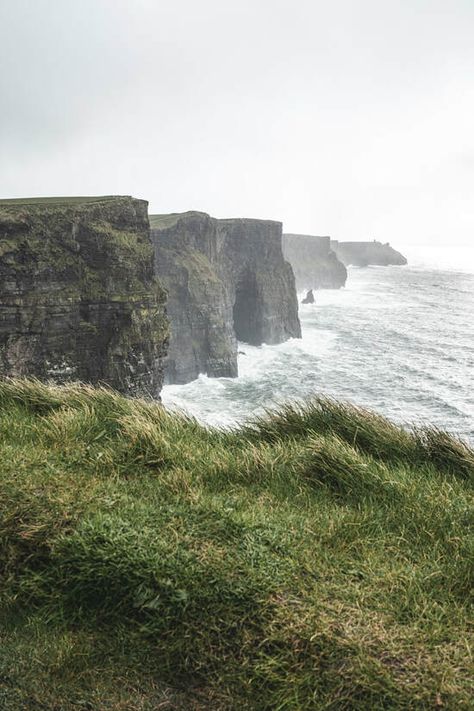 Cliffs In Ireland, Cliffs By The Sea, Cliffs Of Moher Aesthetic, Scottish Cliffs, Scotland Cliffs, Aquinnah Cliffs, Irish Cliffs, Ireland Scenery, Western Ireland