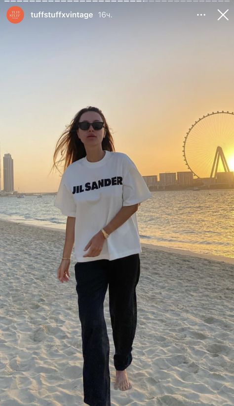 Jill Sander T Shirt, Jil Sander T Shirt Outfit, White Tshirt Outfit, Jill Sander, Tee Shirt Outfit, Outfit Oversize, T Shirt Outfit, Tshirt Outfits, Daily Look