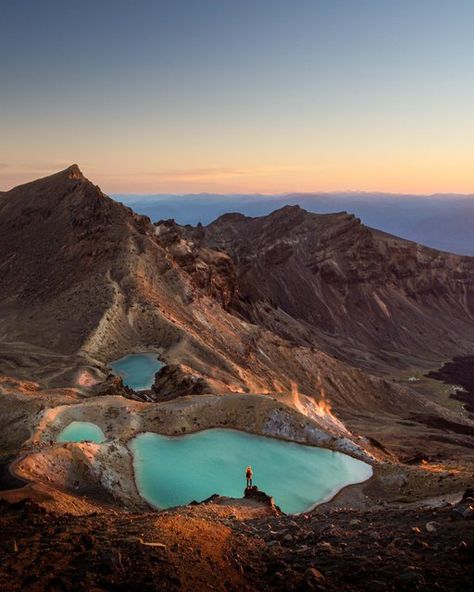 Lake Taupo New Zealand, Taupo New Zealand, New Zealand Mountains, Hiking New Zealand, Manifest Board, Lakeside Village, Northern Island, Craters Of The Moon, New Zealand Landscape