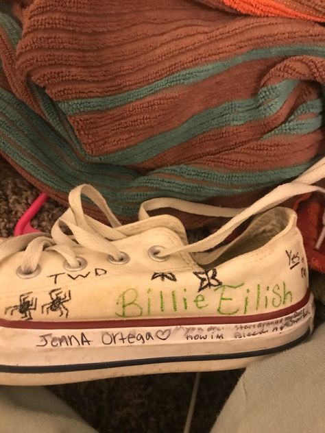 Decorate How To Decorate Converse, Decorate Converse, How To Decorate, Billie Eilish, Converse, Clothes