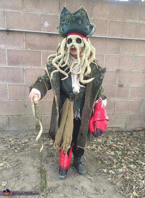 Pirates Of The Caribbean Costumes, Creative Kids Halloween Costume, Pirate Costume Ideas, Davy Jones Costume, Diy Pirate Costume, Davy Jones Pirates, Viking Halloween Costume, Vikings Halloween, Pirate Costume Kids