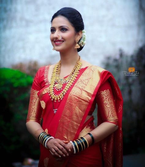 13.2k Likes, 104 Comments - Tejashri Pradhan Fan Club™ (@tejashripradhanfc) on Instagram: “Her beauty is beyond the praise! @tejashripradhan ❤  P.C:@prathamesh_ps_photography…” Tejashree Pradhan, Marathi Saree, Maharashtrian Saree, Marathi Bride, Bridal Sarees South Indian, Wedding Saree Collection, Saree Poses, Indian Look, Indian Bridal Fashion