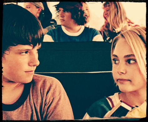 Jesse Aarons and Leslie Burke Bridge To Terabithia Aesthetic Wallpaper, Bridge To Terabithia Aesthetic, Bridge To Terabithia 2007, Movie Core, Korea Photography, Bridge To Terabithia, Annasophia Robb, Josh Hutcherson, Catching Fire