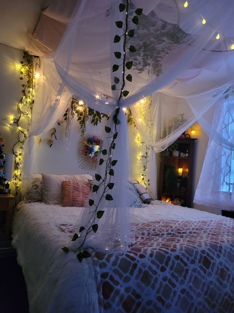 Over Bed Hanging Canopies, Bed Canopy Decorations, Bed With Hanging Canopy, Hanging Bed For Bedroom, Bed Canopy Aesthetic Bedroom, Canopy Bed Vines And Lights, Fake Branches Decor, Cute Bed Canopy, Canopies Over Bed