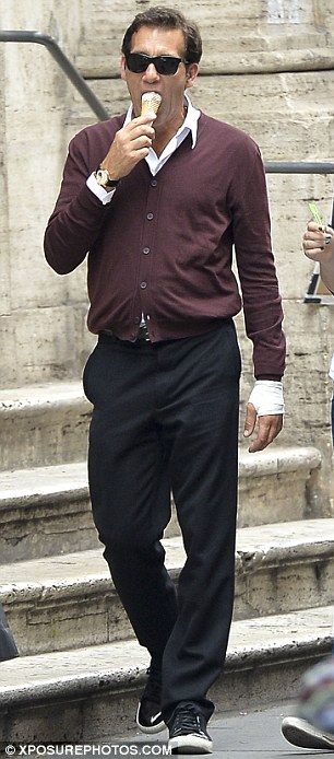 Clive Owen at The Knick screening after ice-cream with daughter Hannah | Daily Mail Online Bandaged Hands, The Knick, Clive Owen, Friday Evening, Looking Dapper, Velvet Jacket, Ice Cream Cone, Film Festival, Rome