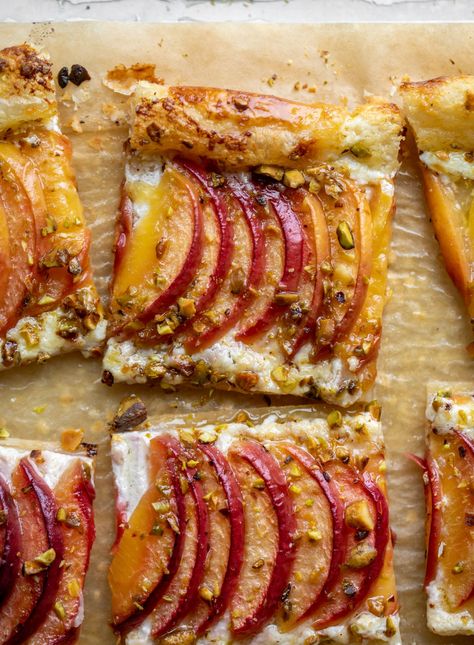 Peach Puff Pastry - Peach Puff Pastry with Mascarpone and Pistachios Peach Puff Pastry, Roasted Pistachios, Puff Pastry Desserts, Puff Pastry Tart, Peach Puff, Peach Desserts, Pastry Tart, Snacks To Make, Mascarpone Cheese