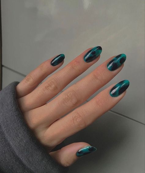 Edgy French Tip Nails, Oval Nails Designs, Minimalist Nail Art, Nails Now, Nail Candy, Tip Nails, Oval Nails, Dream Nails, Funky Nails