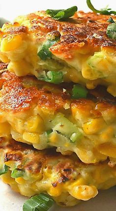 Mexican Corn Cakes, Corn Cakes Recipe, Mexikansk Mat, Southern Recipe, Mexican Corn, Corn Cakes, Corn Recipes, Think Food, Veggie Dishes