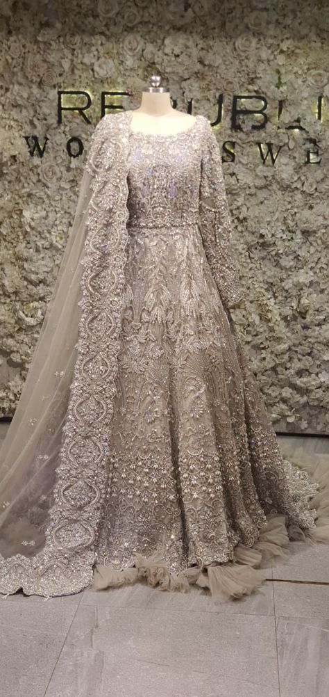 Pakistani Bridal Dress, Walima Dress, Shadi Dresses, Desi Wedding Dresses, Asian Bridal Dresses, Asian Wedding Dress, Latest Bridal Dresses, Bridal Dresses Pakistan, Pakistani Wedding Outfits