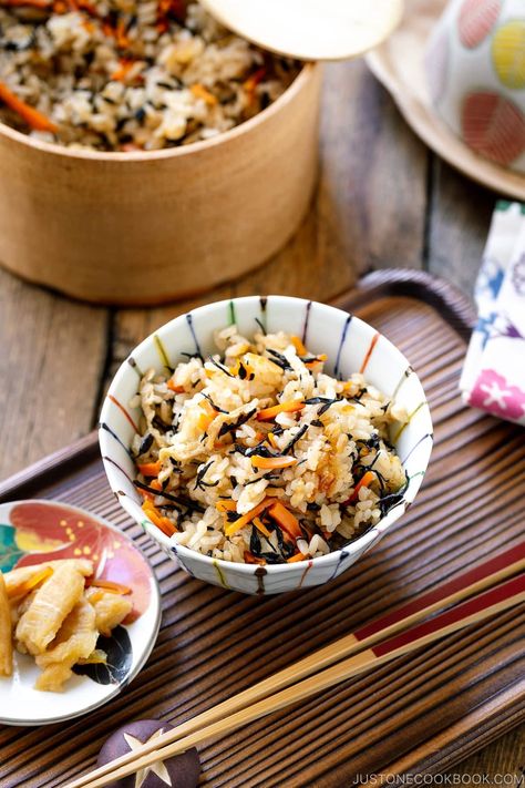 The Hijiki Rice is a Japanese mixed rice (takikomi gohan) cooked in seasoned dashi with delicious seaweed, carrots, and aburaage fried tofu. #hijikiseaweed #takikomigohan #mixedrice | Easy Japanese Recipes at JustOneCookbook.com Takikomi Gohan, Seaweed Rice, Mixed Rice, Japanese Diet, Easy Japanese Recipes, Sea Vegetables, Japanese Recipes, Fried Tofu, Food Inspo