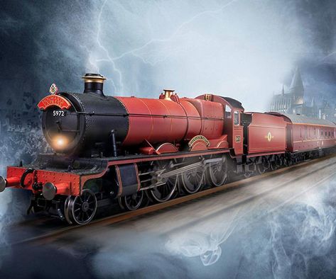 Hogwarts Express Electric Model Train Set Harry Potter Hogwarts Express, Halloween Train, Hogwarts Express Train, Lego Hogwarts, Hogwarts Christmas, Santa Express, School Of Witchcraft, Fantastic Beast, Model Train Sets