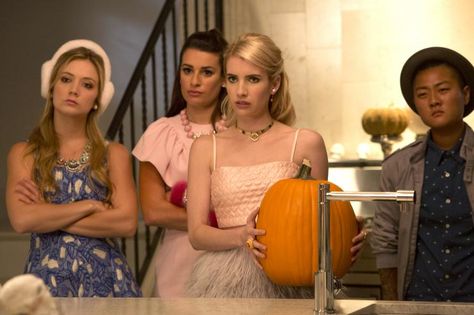 Scream Queens Halloween Costume, 1984 Ahs, Scream Queens Costume, Chanel Oberlin, Billie Lourd, Queen Outfit, Queen Costume, Scream Queens, Lea Michele