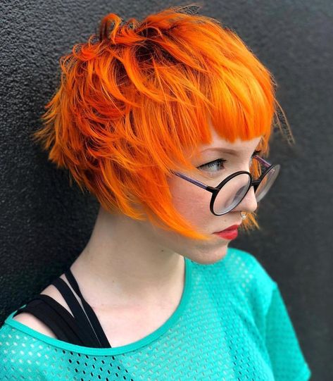 Hairbrained.me on Instagram: “This color is on FIRE 🔥🔥 cut/style @the_bohdizafa, color @savystar #hairbrained #crafthairdresser #crafthaircolor” Short Hair Dos, Long Haircuts With Bangs, Fantasy Hair Color, Fire Hair, Cute Hair Colors, Affordable Wigs, Awesome Hair, Colored Wigs, Short Hair Color