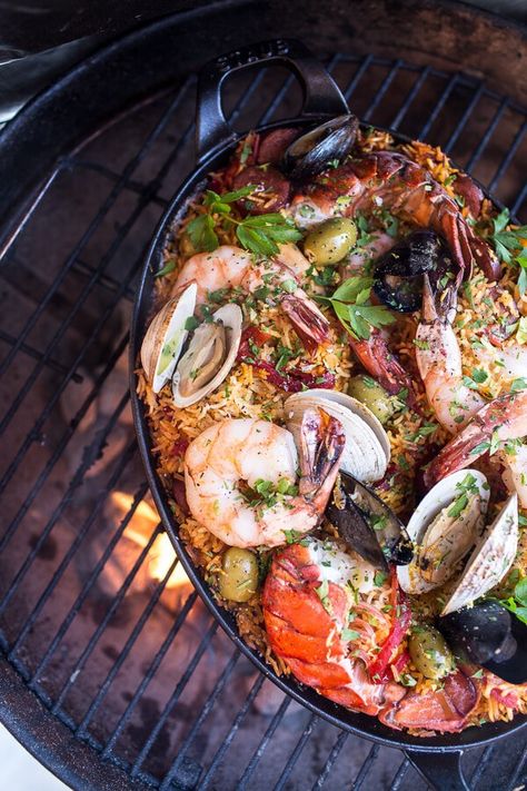 Skillet Grilled Seafood and Chorizo Paella | HBH Seafood Paella, Paella Recipe, Grilled Seafood, Grill Recipes, Seafood Dinner, Idee Pasto Sano, Biryani, Seafood Dishes, Grilling Recipes