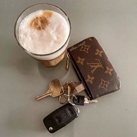 Cute Car Keys Aesthetic, I Got The Keys, Keys Aesthetic, Keychain Wallets, Lv Keychain Pouch, Louis Vuitton Key Pouch Aesthetic, Louis Vuitton Key Pouch With Keychain, Louis Vuitton Car Keychain, Pillow Princess