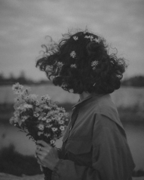 Spinning, Black And White, Flowers, Hair, White, Black