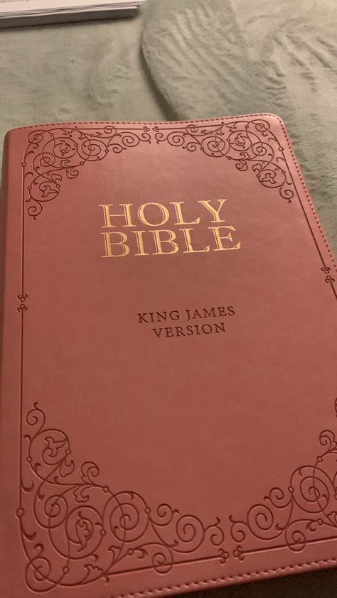 Pink Bible, Cute Bibles, Message Bible, Bible King James Version, Inspire Bible Journaling, Godly Life, Self Development Books, Christian Bible Study, Christian Love