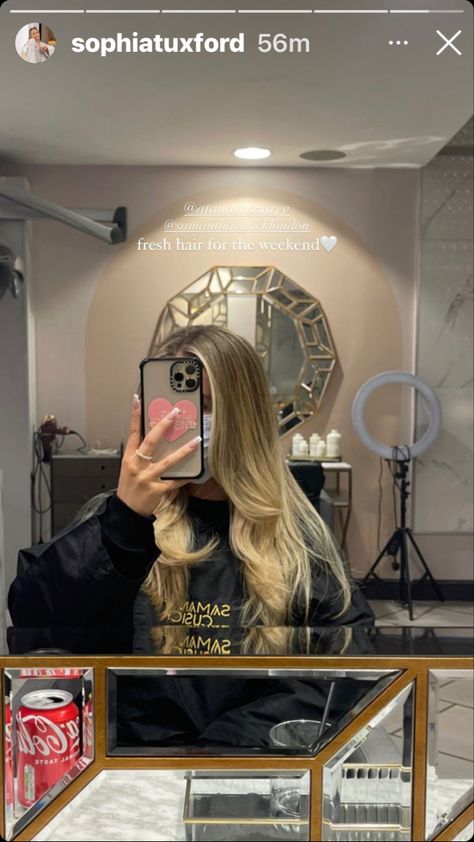 Hair Salon Mirror Selfie Aesthetic, New Hair Instagram Story, Home Hair Salons, Salon Mirrors, Hair Salons, Fresh Hair, 2025 Vision, Story Instagram, Story Ideas