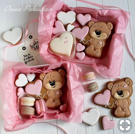 Types Of Cookies, Valentines Day Sugar Cookies, Valentine Cookies Decorated, Valentine Sugar Cookies, Valentines Day Cookies, Fancy Cookies, Creative Cookies, Beautiful Cookies, Cookie Icing