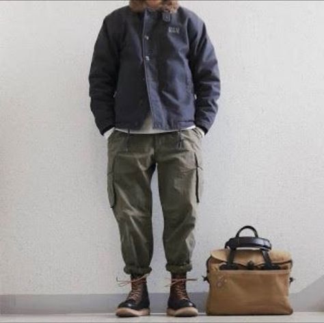 Outfits Hoodie, Fall 23, Making Stuff, Rugged Style, Green Cargo, Workwear Fashion, Heritage Fashion, Men Street, Men Looks