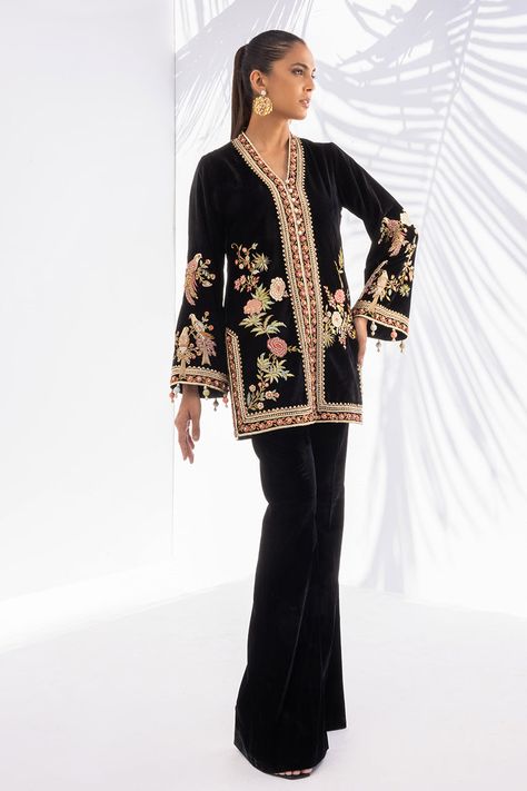 Mona – Sania Maskatiya International Velvet Suit Design, Black Velvet Jacket, Embroidered Bird, Embroidered Velvet, Velvet Suit, Velvet Trousers, Velvet Collection, Simple Pakistani Dresses, Bell Bottom Pants