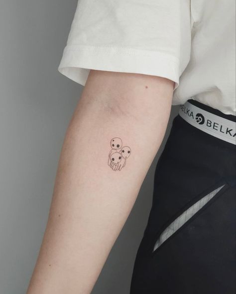 Tattoo Ideas Fairies, Cool Girl Tattoos, Kodama Tattoo, Biology Tattoo, Sticker Tattoo Ideas, Totoro Tattoo, Cool Tattoos For Girls, Studio Ghibli Tattoo, Ghibli Tattoo