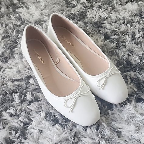 Flats Shoes White, Dress Flat Shoes, White Flats Shoes, Flat White Shoes, Cute Flat Shoes, Cute Ballet Flats, Ballet Flats White, Everyday White Ballet Flats, White Ballet Flats Outfit