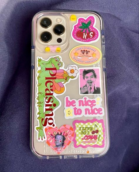 Stickers On Phone Cases Aesthetic, Harry Styles Phone Case Stickers, Harry Styles Phone Case Ideas, Iphone Stickers Case, Phone Case Inspo Stickers, Aesthetic Phone Stickers, Stickers On Phone, Phone Case With Stickers, Harry Styles Phone Case