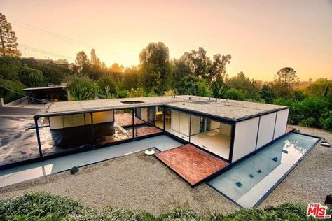 Case Study Houses Architecture, Small Contemporary House, Pierre Koenig, Case Study House, Mid Century Exterior, Case Study Houses, Steel Frame House, Sunset Strip, Architecture Magazines