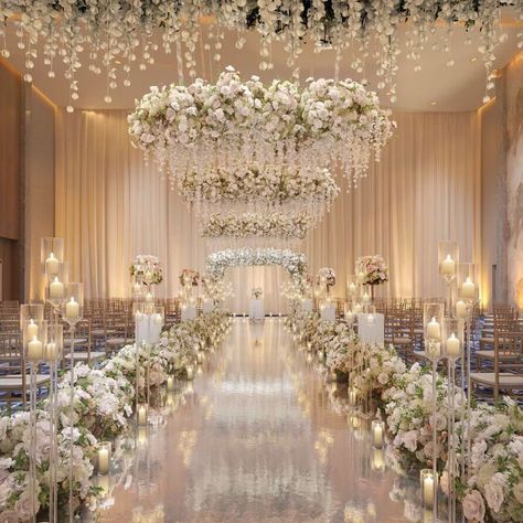 Find the Best Wedding Ideas & Wedding Inspiration at Carats & Cake Dream Wedding Indoor, Wedding Ceremony Ideas Decoration Indoor, Beautiful Wedding Venues Indoor, Royal Wedding Ideas Decoration, Romantic Wedding Reception Decor, Different Wedding Aesthetic Ideas, Fancy Hotel Wedding, Classy Wedding Ideas Decor, Wedding Walkway Ideas Indoor