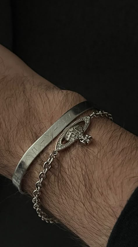 Vivienne Westwood Ring Men, Men’s Vivienne Westwood, Men Silver Jewelry Aesthetic, Mens Bracelet Aesthetic, Men Designer Jewelry, Vivienne Westwood Mens Jewellery, Mens Vivienne Westwood, Men’s Jewelry Aesthetic, Old Money Bracelet Men