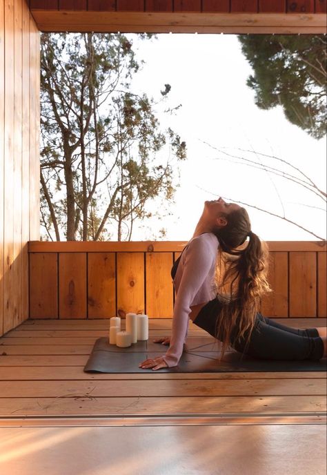 Fall Yoga Aesthetic, Yogi Lifestyle Aesthetic, Daily Movement Aesthetic, Yoga At Home Aesthetic, Yoga Astethic, Yogi Aesthetic, Yoga Autumn, Yoga Quiz, Autumn Yoga